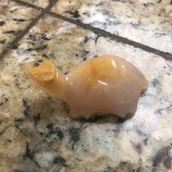 Agate Gemstone Turtle Carving - Picture 1 of 5